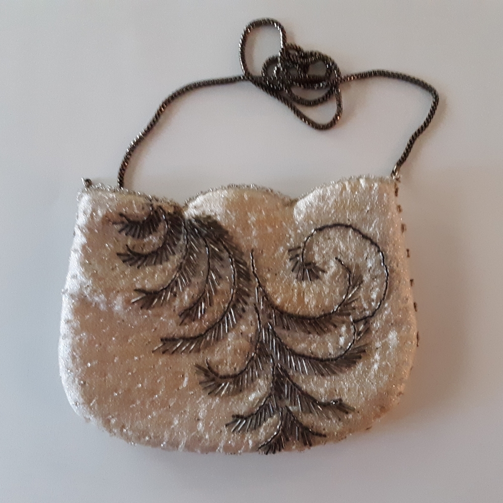 Vintage La Regale Handmade Silver Beaded Bag